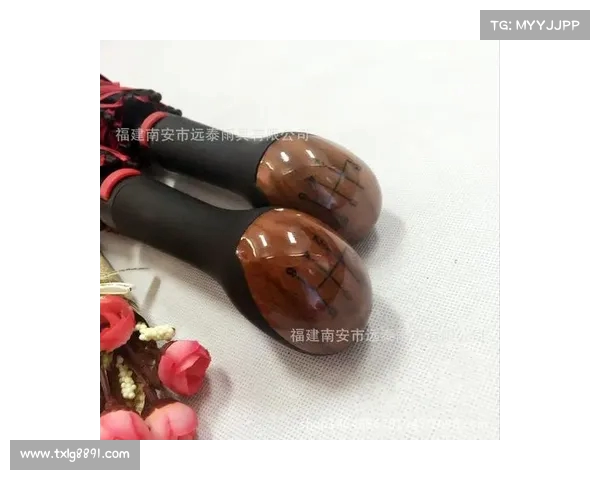 高尔夫雨具的选购与使用指南 提升运动体验防护功能全解析 高尔夫雨具的选购与使用指南 提升运动体验防护功能全解析